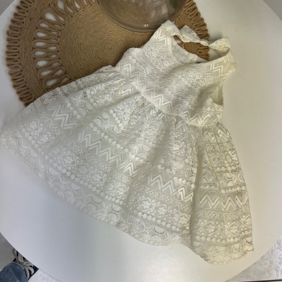 The Children’s Place lace baby dress size 12-18 months NWT